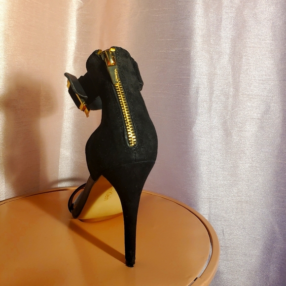 Calvin Klein Vivian Platform Sandal - Picture 4 of 14